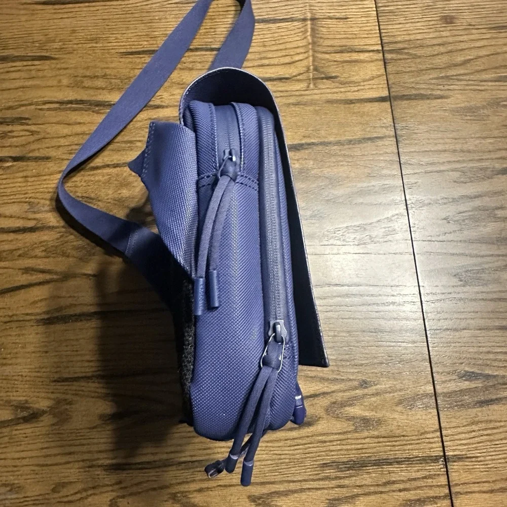 Lacoste Navy Blu Pique Spell Out Logo Cross Body Messenger Bag Unisex Laptop Bag